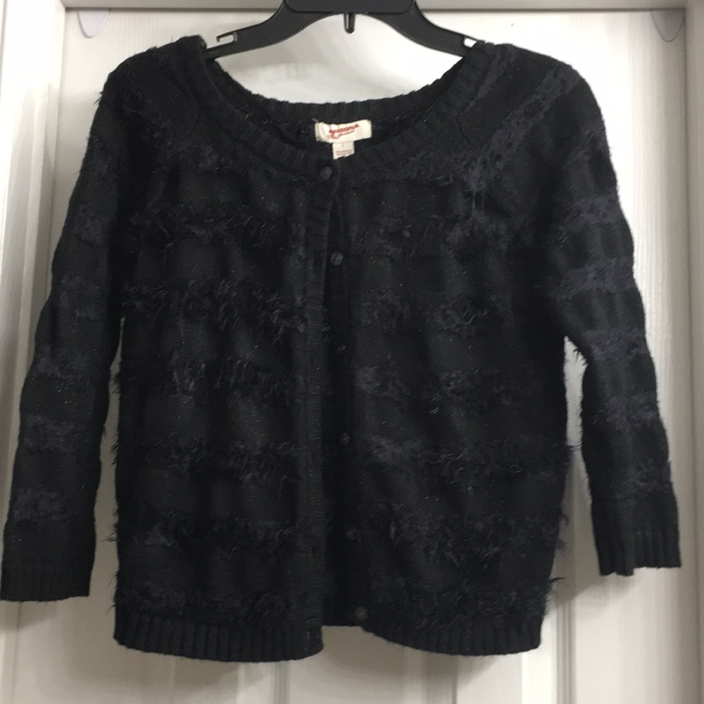 NWOT Jr. Med/Lrg Black Fuzzy Button Down Quarter Sleeve Cardigan SEE MEASUREMENT